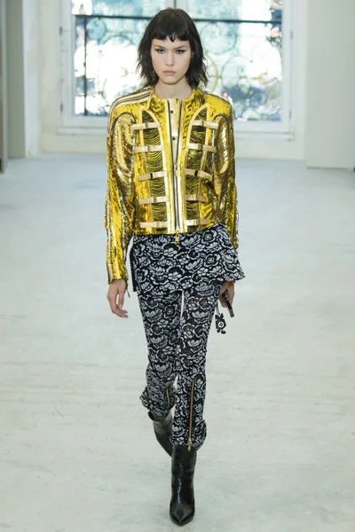 Look 37